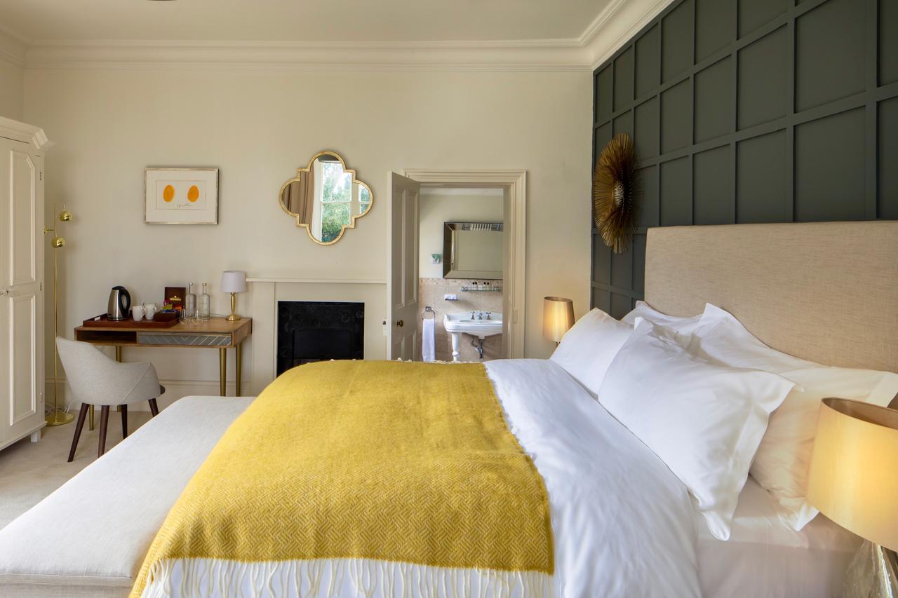 ホテル Crestow House エクステリア 写真